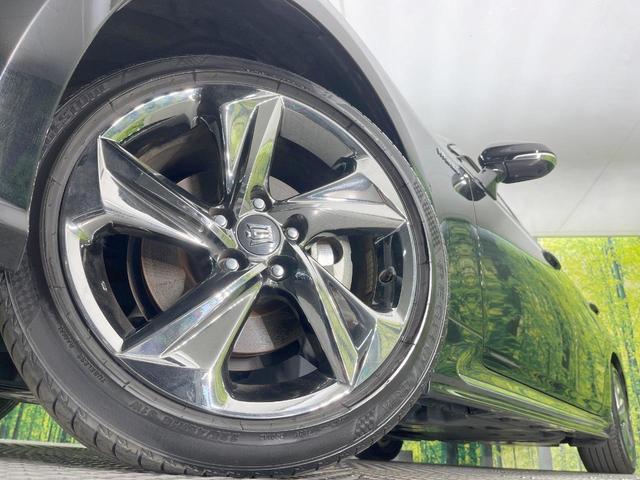 クラウンハイブリッド ＲＳアドバンス　全周囲カメラ　衝突被害軽減システム　レーダークルーズ　禁煙車　ハーフレザーシート　ドラレコ　コーナーセンサー　スマートキー　ＬＥＤヘッド　ビルトインＥＴＣ　純正１８インチアルミ　オートハイビーム（13枚目）