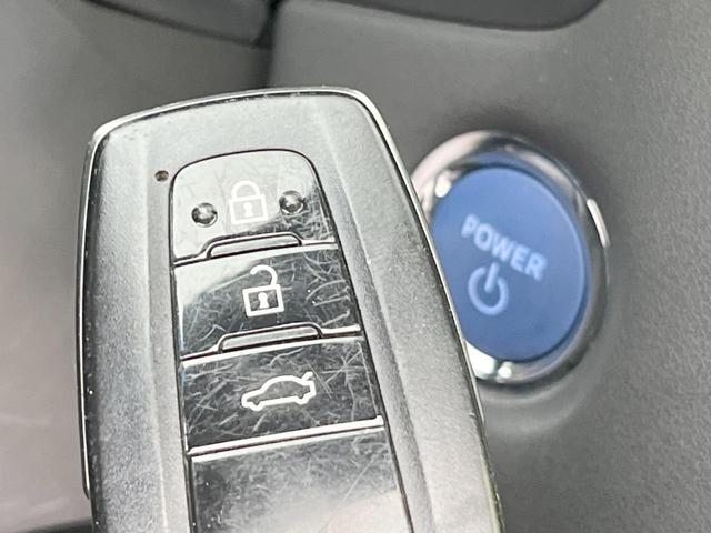 クラウンハイブリッド ＲＳアドバンス　全周囲カメラ　衝突被害軽減システム　レーダークルーズ　禁煙車　ハーフレザーシート　ドラレコ　コーナーセンサー　スマートキー　ＬＥＤヘッド　ビルトインＥＴＣ　純正１８インチアルミ　オートハイビーム（45枚目）