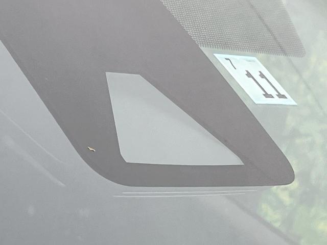 アクア Ｇ　衝突被害軽減システム　純正ナビ　バックカメラ　レーダークルーズ　禁煙車　ハーフレザーシート　パワーシート　コーナーセンサー　スマートキー　ＬＥＤヘッド　ビルトインＥＴＣ　ＬＥＤヘッドライト（3枚目）