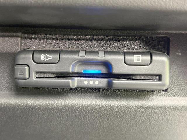 ジムニー XC ディスプレイオーディオ 禁煙車 衝突軽減システム バックカメラ ETC シートヒーター LEDヘッドライト クルーズコントロール オートエアコン スマートキー 車線逸脱警報 アイドリングストップ(7枚目)