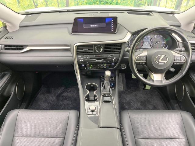 ＲＸ ＲＸ３００ブラックシークエンス　純正１２型ナビ　全周囲カメラ　マークレビンソン　衝突軽減　レーダークルーズ　禁煙車　電動リアゲート　レザーシート　前席シートエアコン　ドラレコ　コーナーセンサー　スマートキー　ＬＥＤヘッド　ＢＳＭ（2枚目）