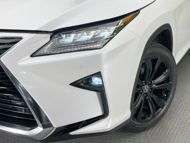ＲＸ ＲＸ３００ブラックシークエンス　純正１２型ナビ　全周囲カメラ　マークレビンソン　衝突軽減　レーダークルーズ　禁煙車　電動リアゲート　レザーシート　前席シートエアコン　ドラレコ　コーナーセンサー　スマートキー　ＬＥＤヘッド　ＢＳＭ（12枚目）