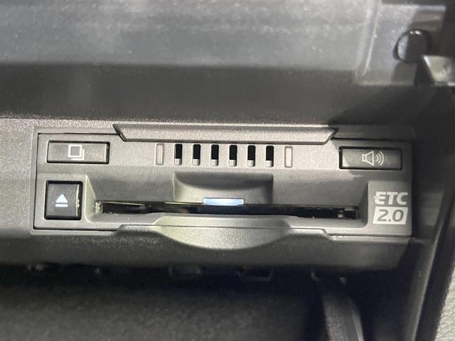 ＲＸ ＲＸ３００ブラックシークエンス　純正１２型ナビ　全周囲カメラ　マークレビンソン　衝突軽減　レーダークルーズ　禁煙車　電動リアゲート　レザーシート　前席シートエアコン　ドラレコ　コーナーセンサー　スマートキー　ＬＥＤヘッド　ＢＳＭ（50枚目）