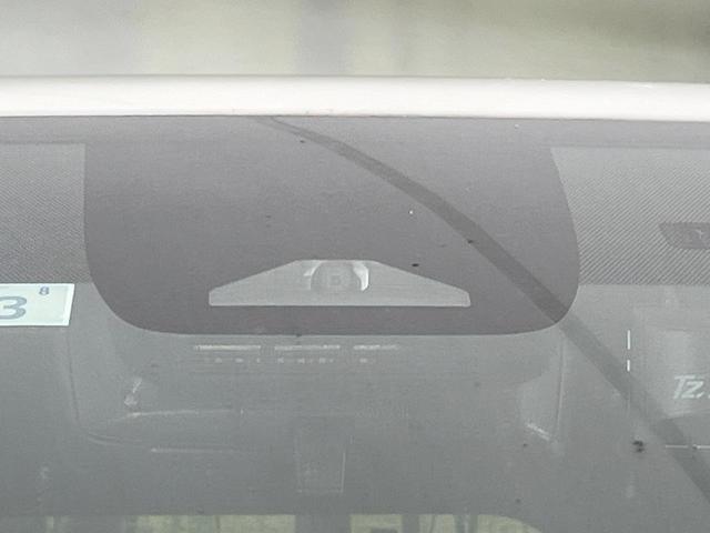 ヴォクシー Ｓ－Ｚ　フリップダウンモニター　純正１０．５型ナビ　両側電動ドア　全周囲カメラ　快適利便ＰＫＧ　衝突軽減　レーダークルーズ　禁煙車　ドラレコ　スマートキー　ＬＥＤヘッド　ＥＴＣ２．０　デジタルミラー　ＢＳＭ（7枚目）