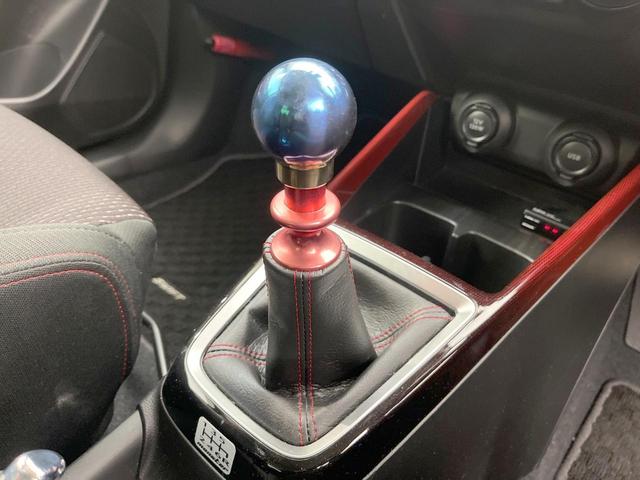 スイフトスポーツ ベースグレード　６速ＭＴ　純正８型ナビ　全周囲カメラ　衝突被害軽減システム　レーダークルーズ　禁煙車　シートヒーター　ドラレコ　スマートキー　ＬＥＤヘッド　ビルトインＥＴＣ　純正１７インチアルミ　オートハイビーム（5枚目）