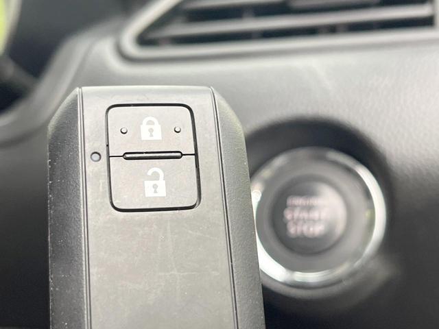 スイフトスポーツ ベースグレード　６速ＭＴ　純正８型ナビ　全周囲カメラ　衝突被害軽減システム　レーダークルーズ　禁煙車　シートヒーター　ドラレコ　スマートキー　ＬＥＤヘッド　ビルトインＥＴＣ　純正１７インチアルミ　オートハイビーム（7枚目）