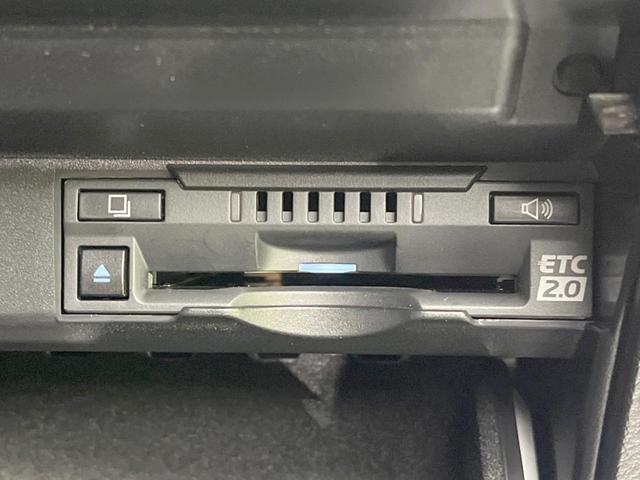 ＲＸ ＲＸ４５０ｈ　Ｆスポーツ　４ＷＤ　純正ＳＤナビ　全周囲カメラ　衝突被害軽減システム　レーダークルーズ　禁煙車　電動リアゲート　レザーシート　前席シートエアコン　ドラレコ　コーナーセンサー　スマートキー　ＬＥＤヘッド（6枚目）