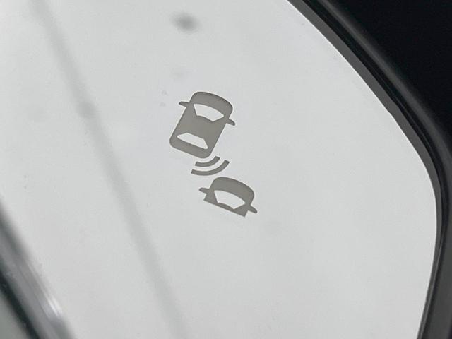 ヴェゼル ｅ：ＨＥＶ　Ｚ　全周囲カメラ　衝突被害軽減システム　レーダークルーズ　禁煙車　電動リアゲート　ハーフレザーシート　コーナーセンサー　スマートキー　ＬＥＤヘッド　ＥＴＣ２．０　純正１８インチアルミ　オートハイビーム（6枚目）