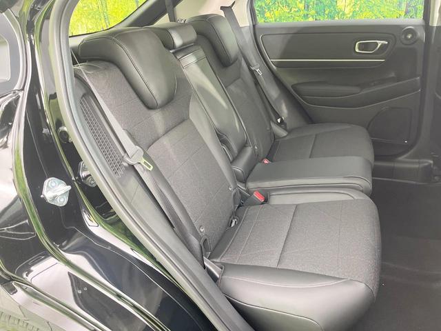 ヴェゼル ｅ：ＨＥＶ　Ｚ　全周囲カメラ　衝突被害軽減システム　レーダークルーズ　禁煙車　電動リアゲート　ハーフレザーシート　コーナーセンサー　スマートキー　ＬＥＤヘッド　ＥＴＣ２．０　純正１８インチアルミ　オートハイビーム（9枚目）