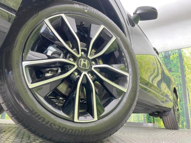 ヴェゼル ｅ：ＨＥＶ　Ｚ　全周囲カメラ　衝突被害軽減システム　レーダークルーズ　禁煙車　電動リアゲート　ハーフレザーシート　コーナーセンサー　スマートキー　ＬＥＤヘッド　ＥＴＣ２．０　純正１８インチアルミ　オートハイビーム（13枚目）