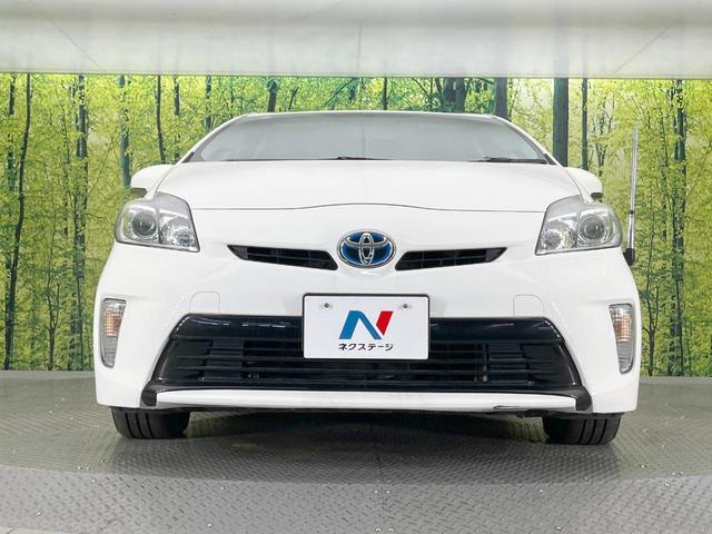 プリウス Ｓ　純正ＳＤナビ　バックカメラ　衝突被害軽減システム　禁煙車　スマートキー　ＨＩＤヘッド　ビルトインＥＴＣ　純正１５インチアルミ　オートライト　オートエアコン　Ｂｌｕｅｔｏｏｔｈ　ＣＤ　ＤＶＤ再生（14枚目）