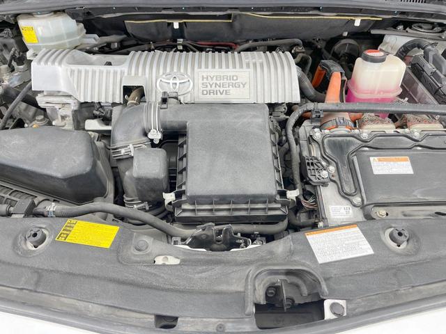 プリウス Ｓ　純正ＳＤナビ　バックカメラ　衝突被害軽減システム　禁煙車　スマートキー　ＨＩＤヘッド　ビルトインＥＴＣ　純正１５インチアルミ　オートライト　オートエアコン　Ｂｌｕｅｔｏｏｔｈ　ＣＤ　ＤＶＤ再生（18枚目）