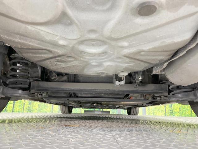 プリウス Ｓ　純正ＳＤナビ　バックカメラ　衝突被害軽減システム　禁煙車　スマートキー　ＨＩＤヘッド　ビルトインＥＴＣ　純正１５インチアルミ　オートライト　オートエアコン　Ｂｌｕｅｔｏｏｔｈ　ＣＤ　ＤＶＤ再生（19枚目）