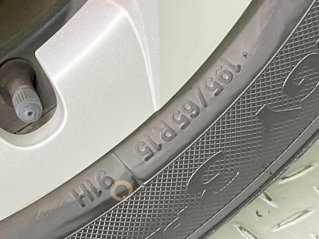 プリウス Ｓ　純正ＳＤナビ　バックカメラ　衝突被害軽減システム　禁煙車　スマートキー　ＨＩＤヘッド　ビルトインＥＴＣ　純正１５インチアルミ　オートライト　オートエアコン　Ｂｌｕｅｔｏｏｔｈ　ＣＤ　ＤＶＤ再生（24枚目）