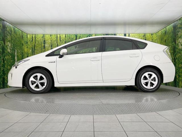 プリウス Ｓ　純正ＳＤナビ　バックカメラ　衝突被害軽減システム　禁煙車　スマートキー　ＨＩＤヘッド　ビルトインＥＴＣ　純正１５インチアルミ　オートライト　オートエアコン　Ｂｌｕｅｔｏｏｔｈ　ＣＤ　ＤＶＤ再生（28枚目）