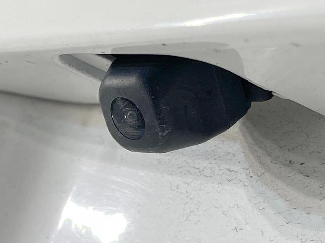 プリウス Ｓ　純正ＳＤナビ　バックカメラ　衝突被害軽減システム　禁煙車　スマートキー　ＨＩＤヘッド　ビルトインＥＴＣ　純正１５インチアルミ　オートライト　オートエアコン　Ｂｌｕｅｔｏｏｔｈ　ＣＤ　ＤＶＤ再生（30枚目）