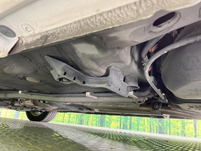 プリウス Ｓ　純正ＳＤナビ　バックカメラ　衝突被害軽減システム　禁煙車　スマートキー　ＨＩＤヘッド　ビルトインＥＴＣ　純正１５インチアルミ　オートライト　オートエアコン　Ｂｌｕｅｔｏｏｔｈ　ＣＤ　ＤＶＤ再生（31枚目）