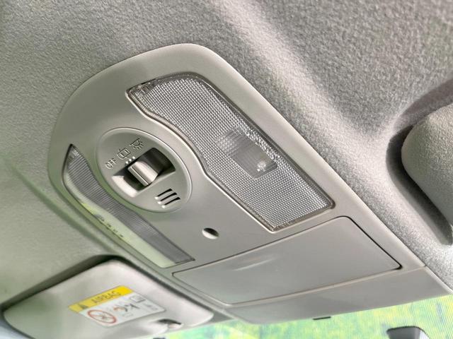 プリウス Ｓ　純正ＳＤナビ　バックカメラ　衝突被害軽減システム　禁煙車　スマートキー　ＨＩＤヘッド　ビルトインＥＴＣ　純正１５インチアルミ　オートライト　オートエアコン　Ｂｌｕｅｔｏｏｔｈ　ＣＤ　ＤＶＤ再生（47枚目）