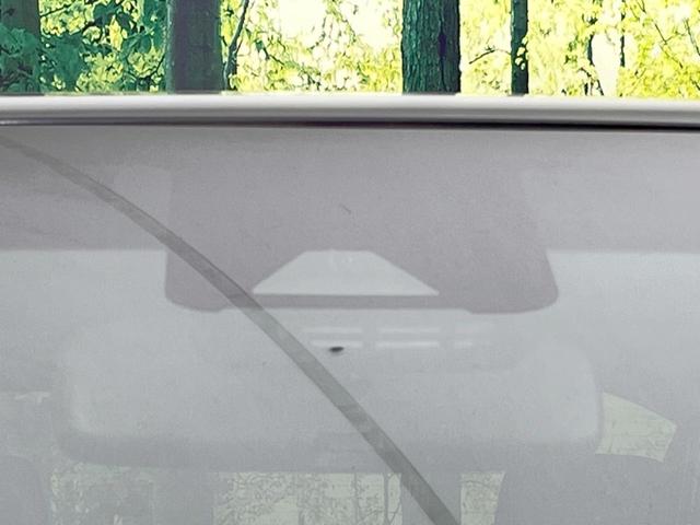 ヤリスクロス ハイブリッドＺ　純正ナビ付ＤＡ　全周囲カメラ　衝突軽減　レーダークルーズ　ＢＳＭ　禁煙車　　パワーシート　コーナーセンサー　スマートキー　ＬＥＤヘッド　ビルトインＥＴＣ　純正１８インチアルミ　オートハイビーム（5枚目）