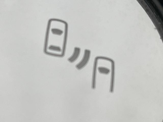 ヤリスクロス ハイブリッドＺ　純正ナビ付ＤＡ　全周囲カメラ　衝突軽減　レーダークルーズ　ＢＳＭ　禁煙車　　パワーシート　コーナーセンサー　スマートキー　ＬＥＤヘッド　ビルトインＥＴＣ　純正１８インチアルミ　オートハイビーム（6枚目）