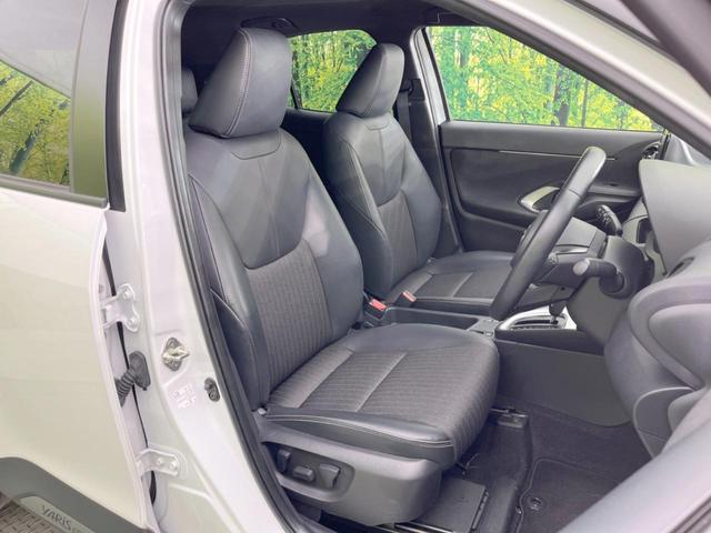 ヤリスクロス ハイブリッドＺ　純正ナビ付ＤＡ　全周囲カメラ　衝突軽減　レーダークルーズ　ＢＳＭ　禁煙車　　パワーシート　コーナーセンサー　スマートキー　ＬＥＤヘッド　ビルトインＥＴＣ　純正１８インチアルミ　オートハイビーム（8枚目）