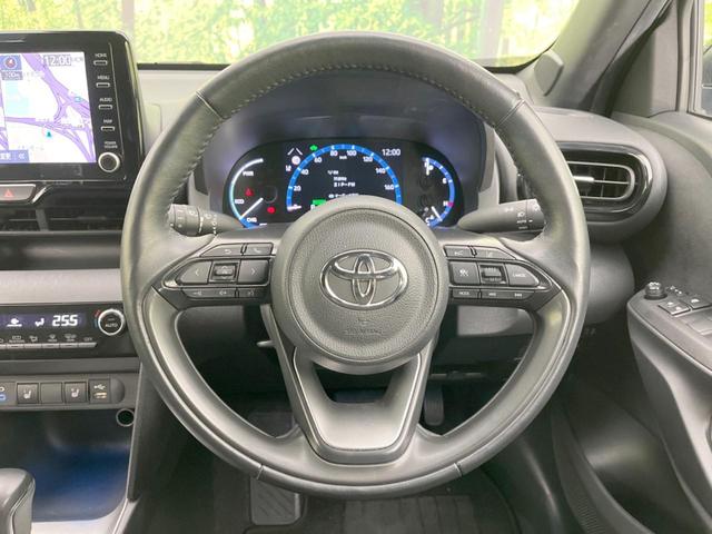 ヤリスクロス ハイブリッドＺ　純正ナビ付ＤＡ　全周囲カメラ　衝突軽減　レーダークルーズ　ＢＳＭ　禁煙車　　パワーシート　コーナーセンサー　スマートキー　ＬＥＤヘッド　ビルトインＥＴＣ　純正１８インチアルミ　オートハイビーム（11枚目）