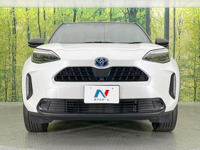 ヤリスクロス ハイブリッドＺ　純正ナビ付ＤＡ　全周囲カメラ　衝突軽減　レーダークルーズ　ＢＳＭ　禁煙車　　パワーシート　コーナーセンサー　スマートキー　ＬＥＤヘッド　ビルトインＥＴＣ　純正１８インチアルミ　オートハイビーム（14枚目）