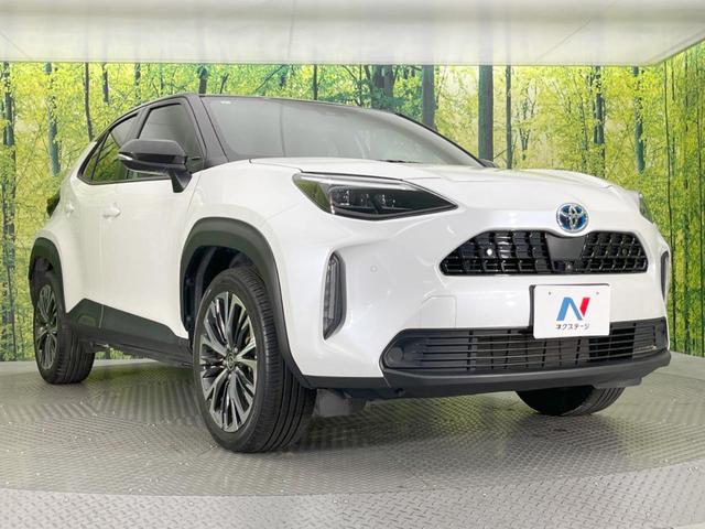 ヤリスクロス ハイブリッドＺ　純正ナビ付ＤＡ　全周囲カメラ　衝突軽減　レーダークルーズ　ＢＳＭ　禁煙車　　パワーシート　コーナーセンサー　スマートキー　ＬＥＤヘッド　ビルトインＥＴＣ　純正１８インチアルミ　オートハイビーム（16枚目）