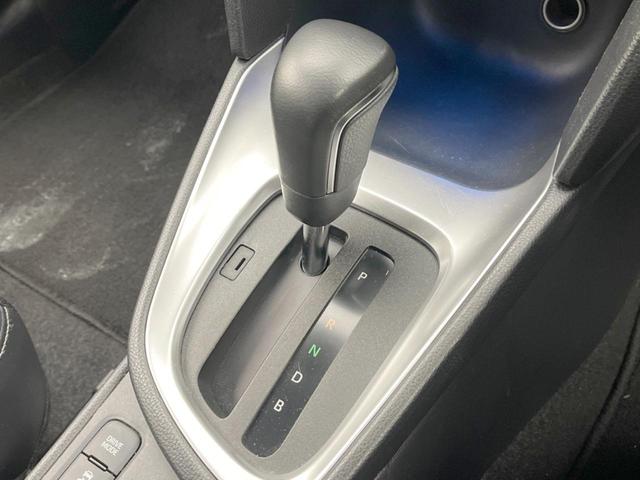 ヤリスクロス ハイブリッドＺ　純正ナビ付ＤＡ　全周囲カメラ　衝突軽減　レーダークルーズ　ＢＳＭ　禁煙車　　パワーシート　コーナーセンサー　スマートキー　ＬＥＤヘッド　ビルトインＥＴＣ　純正１８インチアルミ　オートハイビーム（24枚目）