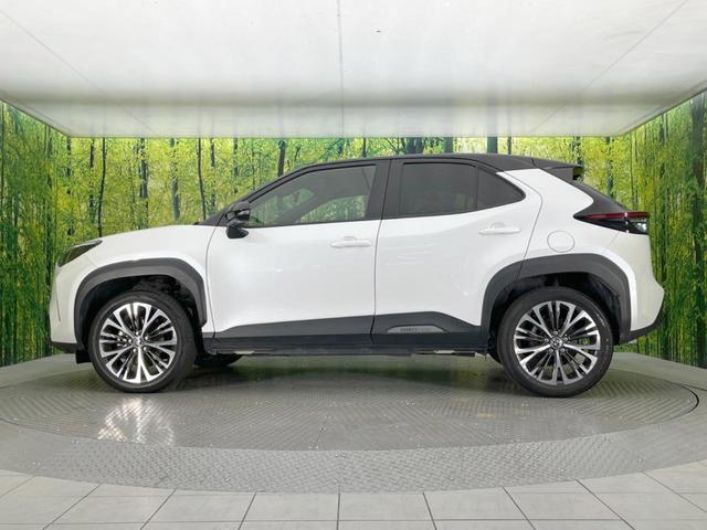 ヤリスクロス ハイブリッドＺ　純正ナビ付ＤＡ　全周囲カメラ　衝突軽減　レーダークルーズ　ＢＳＭ　禁煙車　　パワーシート　コーナーセンサー　スマートキー　ＬＥＤヘッド　ビルトインＥＴＣ　純正１８インチアルミ　オートハイビーム（36枚目）