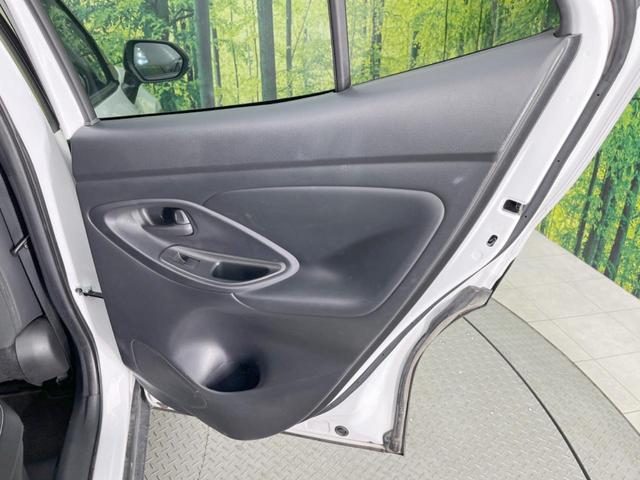 ヤリスクロス ハイブリッドＺ　純正ナビ付ＤＡ　全周囲カメラ　衝突軽減　レーダークルーズ　ＢＳＭ　禁煙車　　パワーシート　コーナーセンサー　スマートキー　ＬＥＤヘッド　ビルトインＥＴＣ　純正１８インチアルミ　オートハイビーム（40枚目）