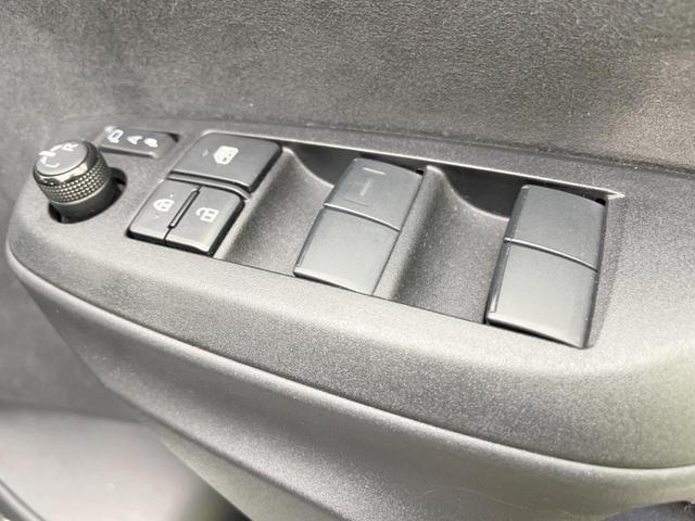 ヤリスクロス ハイブリッドＺ　純正ナビ付ＤＡ　全周囲カメラ　衝突軽減　レーダークルーズ　ＢＳＭ　禁煙車　　パワーシート　コーナーセンサー　スマートキー　ＬＥＤヘッド　ビルトインＥＴＣ　純正１８インチアルミ　オートハイビーム（45枚目）