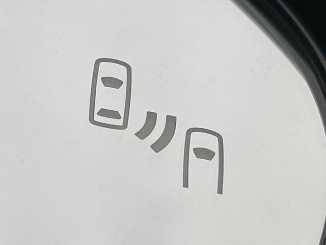 ヤリスクロス ハイブリッドＺ　純正ＤＡ　衝突軽減装置　レーダークルーズコントロール　バックカメラ　ＢＳＭ　ＥＴＣ　ドライブレコーダー　シートヒーター　パワーシート　パワーバックドア　ＬＥＤヘッドライト（6枚目）