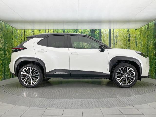 ヤリスクロス ハイブリッドＺ　純正ＤＡ　衝突軽減装置　レーダークルーズコントロール　バックカメラ　ＢＳＭ　ＥＴＣ　ドライブレコーダー　シートヒーター　パワーシート　パワーバックドア　ＬＥＤヘッドライト（33枚目）