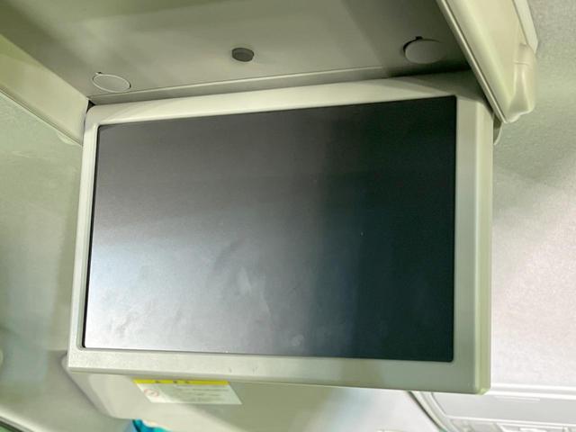 ステップワゴンスパーダ Ｚ　ＨＤＤナビエディション　純正ナビ　後席モニター　両側電動ドア　バックカメラ　禁煙車　ドラレコ　スマートキー　ＨＩＤヘッド　ビルトインＥＴＣ　純正１６インチアルミ　オートエアコン　ＣＤ　ＤＶＤ再生　地デジ　パドルシフト（4枚目）