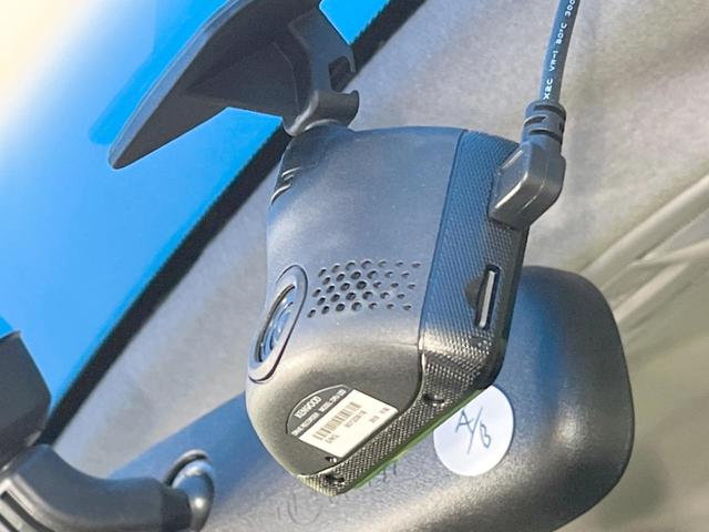 ステップワゴンスパーダ Ｚ　ＨＤＤナビエディション　純正ナビ　後席モニター　両側電動ドア　バックカメラ　禁煙車　ドラレコ　スマートキー　ＨＩＤヘッド　ビルトインＥＴＣ　純正１６インチアルミ　オートエアコン　ＣＤ　ＤＶＤ再生　地デジ　パドルシフト（7枚目）