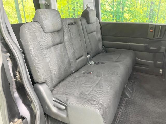 ステップワゴンスパーダ Ｚ　ＨＤＤナビエディション　純正ナビ　後席モニター　両側電動ドア　バックカメラ　禁煙車　ドラレコ　スマートキー　ＨＩＤヘッド　ビルトインＥＴＣ　純正１６インチアルミ　オートエアコン　ＣＤ　ＤＶＤ再生　地デジ　パドルシフト（9枚目）