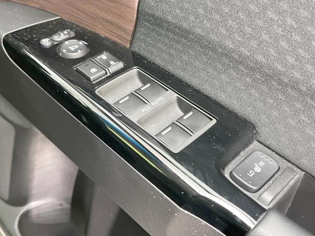 オデッセイ アブソルート・ＥＸ　純正１０型ナビ　両側電動ドア　全周囲カメラ　衝突軽減システム　禁煙車　ハーフレザーシート　ドラレコ　コーナーセンサー　スマートキー　ＬＥＤヘッド　ＥＴＣ２．０　純正１８インチアルミ　オートハイビーム（47枚目）