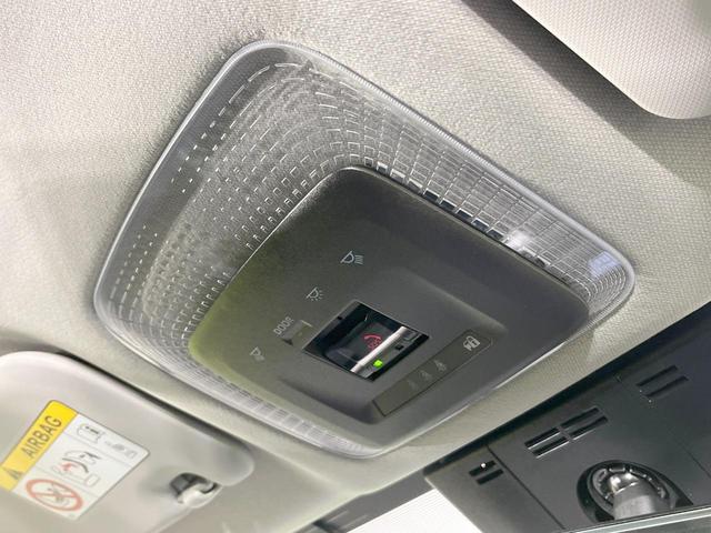 プリウス X バックカメラ 衝突被害軽減システム レーダークルーズ 禁煙車 ドラレコ スマートキー LEDヘッド ETC2.0 オートハイビーム 車線逸脱警報 オートライト オートエアコン Bluetooth(52枚目)