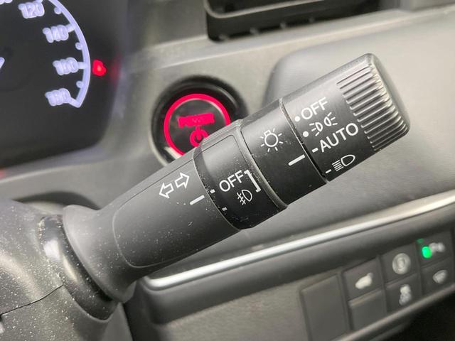 ヴェゼル ｅ：ＨＥＶ　Ｚ　純正ＳＤナビ　バックカメラ　衝突被害軽減システム　レーダークルーズ　禁煙車　ブラインドスポットモニター　電動リアゲート　ドラレコ　コーナーセンサー　スマートキー　ＬＥＤヘッド　ビルトインＥＴＣ（30枚目）