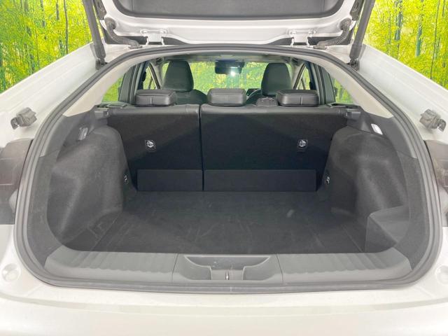 プリウス Z ガラスルーフ 純正12.3型ナビ 全周囲カメラ 100V電源 衝突軽減システム レーダークルーズ 禁煙車 電動リアゲート 前席シートエアコン パワーシート ドラレコ コーナーセンサー スマートキー(50枚目)