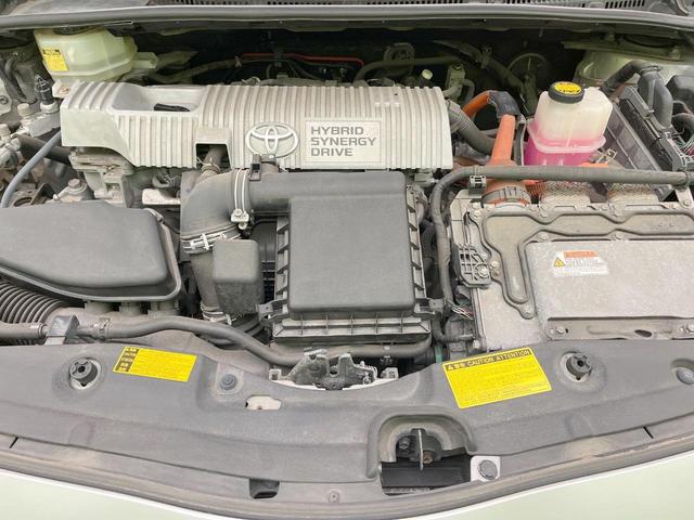プリウス L 純正ナビ 禁煙車 スマートキー ETC 純正15インチアルミ オートライト オートエアコン CD DVD再生 地デジ ドアバイザー プライバシーガラス 盗難防止システム(18枚目)