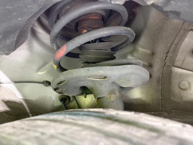 プリウス L 純正ナビ 禁煙車 スマートキー ETC 純正15インチアルミ オートライト オートエアコン CD DVD再生 地デジ ドアバイザー プライバシーガラス 盗難防止システム(20枚目)