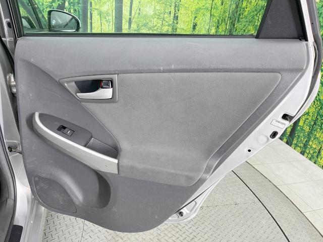 プリウス L 純正ナビ 禁煙車 スマートキー ETC 純正15インチアルミ オートライト オートエアコン CD DVD再生 地デジ ドアバイザー プライバシーガラス 盗難防止システム(35枚目)