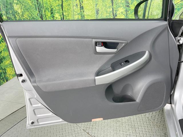 プリウス L 純正ナビ 禁煙車 スマートキー ETC 純正15インチアルミ オートライト オートエアコン CD DVD再生 地デジ ドアバイザー プライバシーガラス 盗難防止システム(36枚目)
