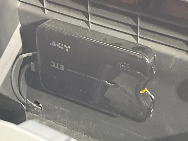 コペン セロ 純正ナビ バックカメラ 禁煙車 シートヒーター スマートキー LEDヘッド ETC 純正16インチアルミ オートエアコン Bluetooth CD DVD再生 フルセグ(6枚目)