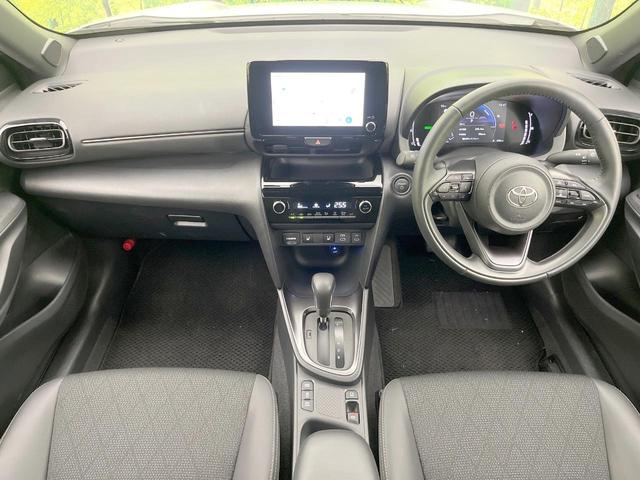 ヤリスクロス ハイブリッドZ 全周囲カメラ 衝突被害軽減システム レーダークルーズ 禁煙車 ハーフレザーシート パワーシート ドラレコ コーナーセンサー スマートキー LEDヘッド ETC2.0 純正18インチアルミ(2枚目)