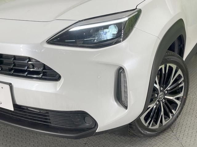 ヤリスクロス ハイブリッドZ 全周囲カメラ 衝突被害軽減システム レーダークルーズ 禁煙車 ハーフレザーシート パワーシート ドラレコ コーナーセンサー スマートキー LEDヘッド ETC2.0 純正18インチアルミ(12枚目)