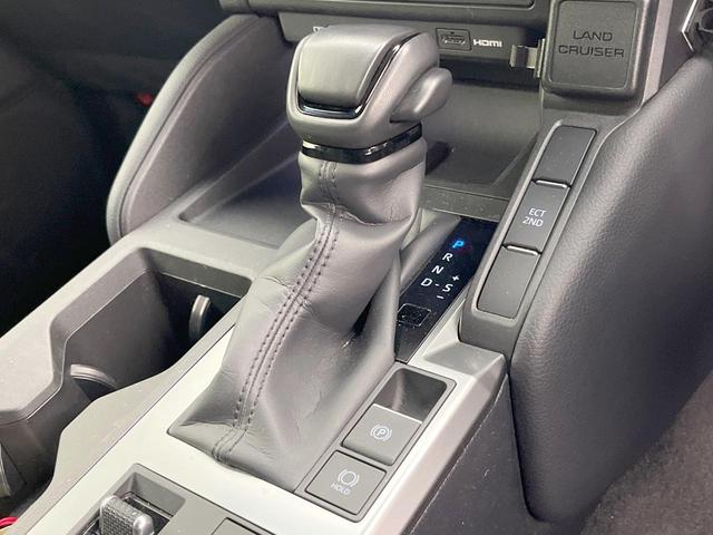 ランドクルーザー250 VX サンルーフ 全周囲カメラ 純正12.3型ナビ 衝突軽減装置 レーダークルーズ 禁煙車 電動リアゲート 丸目LEDヘッド レザーシート シートエアコン パワーシート ドラレコ スマートキー(25枚目)