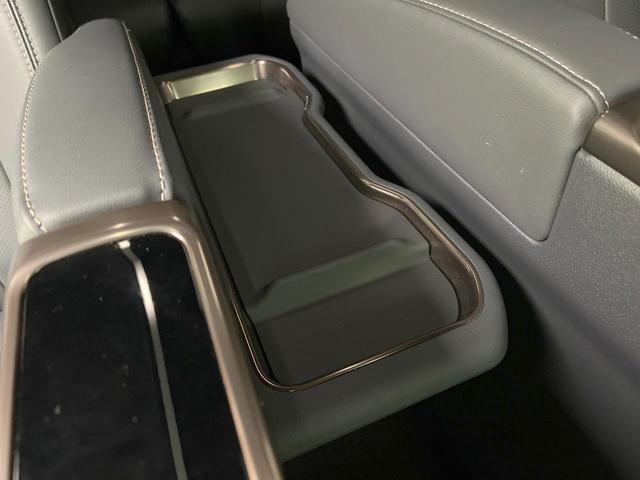 アルファード Ｚ　ガラスルーフ　純正１４型ナビ　全周囲カメラ　両側電動スライドドア　衝突軽減装置　パワーバックドア　ＢＳＭ　デジタルミラー　レーダークルーズ　ＬＥＤヘッドライト　オットマン　パワーシート（47枚目）